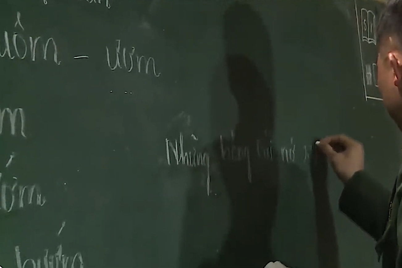 Gieo con chữ - khơi dậy khát vọng vươn lên ở rẻo cao, biên giới