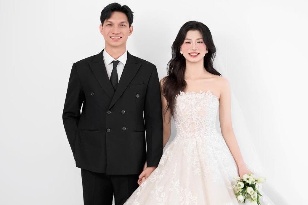 'Hotgirl' bóng chuyền Việt Nam rộn ràng lên xe hoa