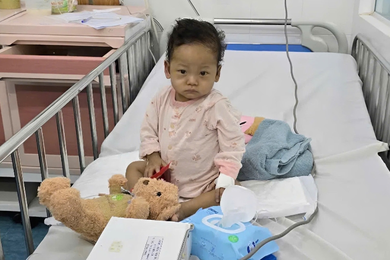 Nhận gan từ người chết não để cứu con, gia đình kiệt quệ sau ca ghép sinh tử