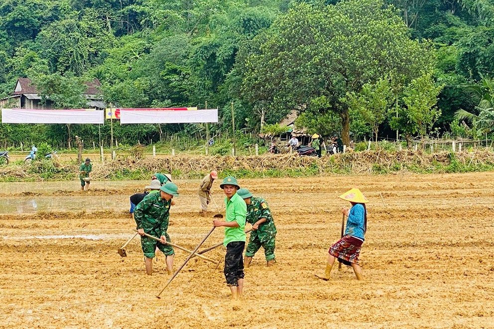 Tổ Biên phòng Rào Tre với sự đổi thay của đồng bào Chứt