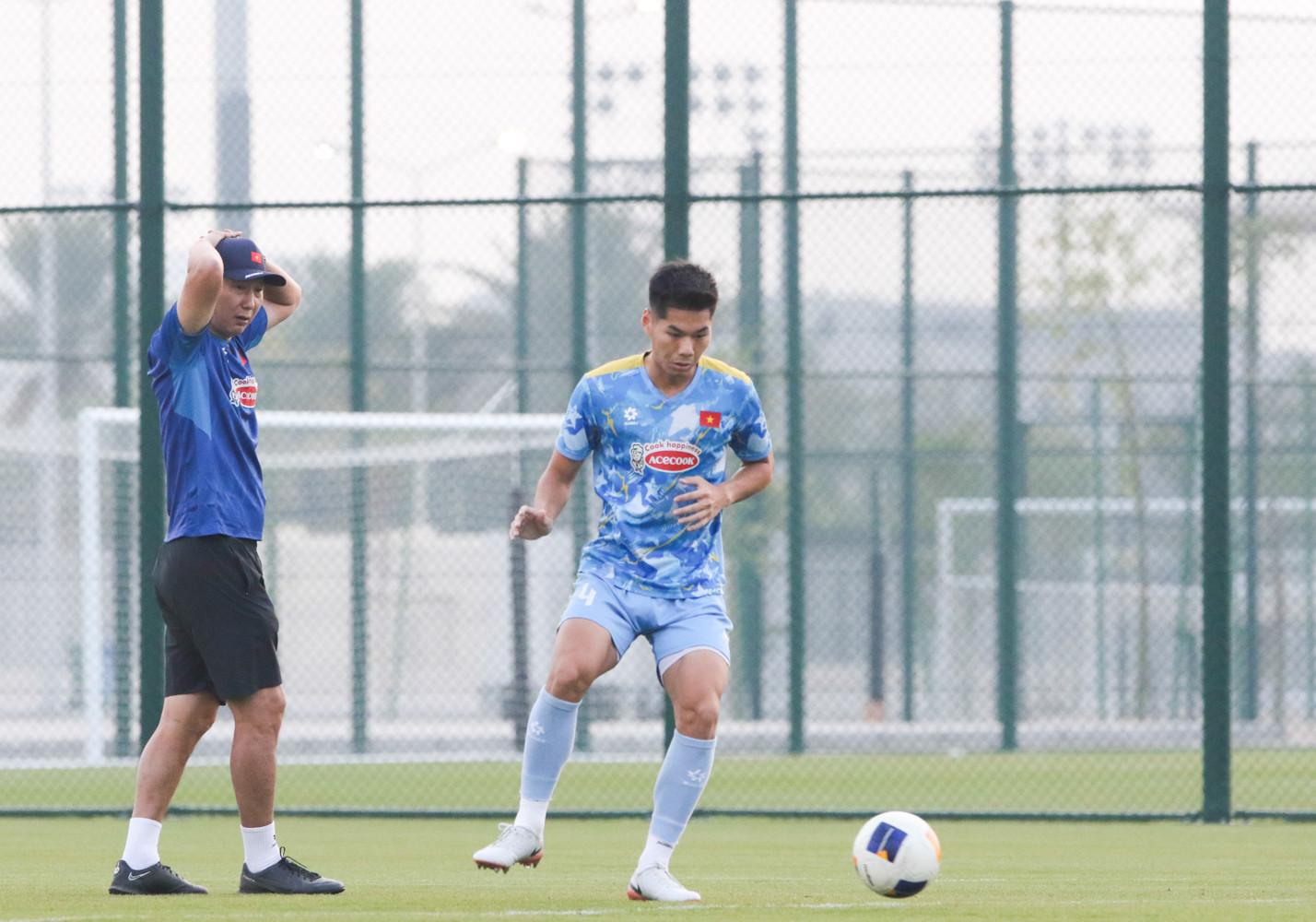 HLV Kim Sang Sik 'chỉnh' U23 Việt Nam trước giải châu Á u23 viet nam 1.jpg