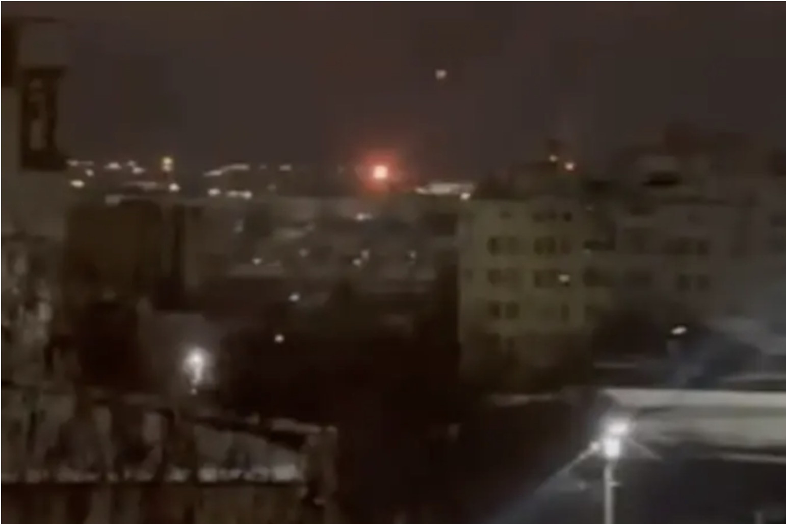 Ukraine tấn công nhà máy lọc dầu Syzran và một loạt mục tiêu do Nga kiểm soát