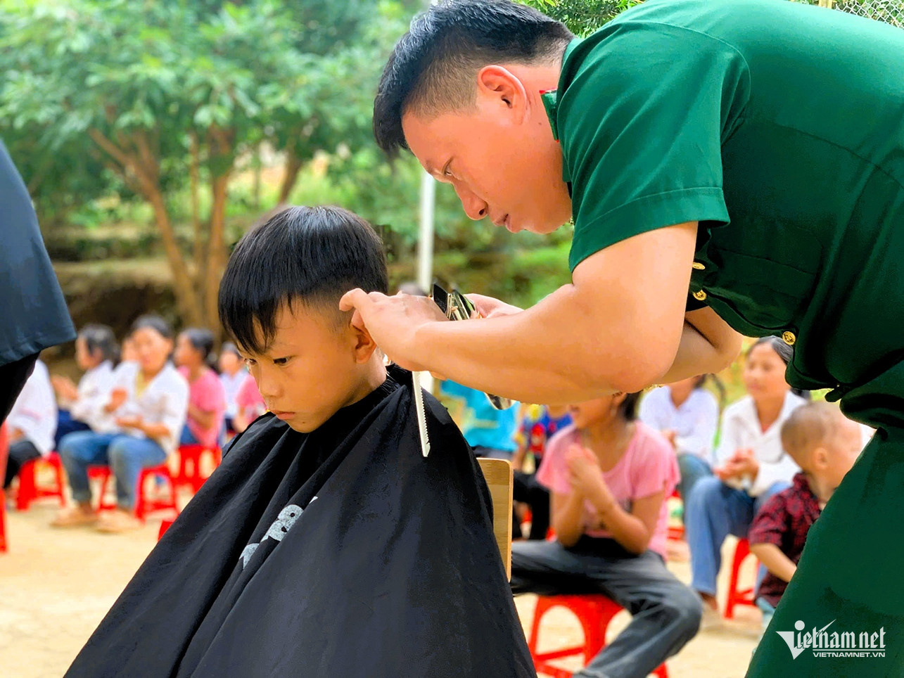 W-Le Thạch ảnh 3.jpg