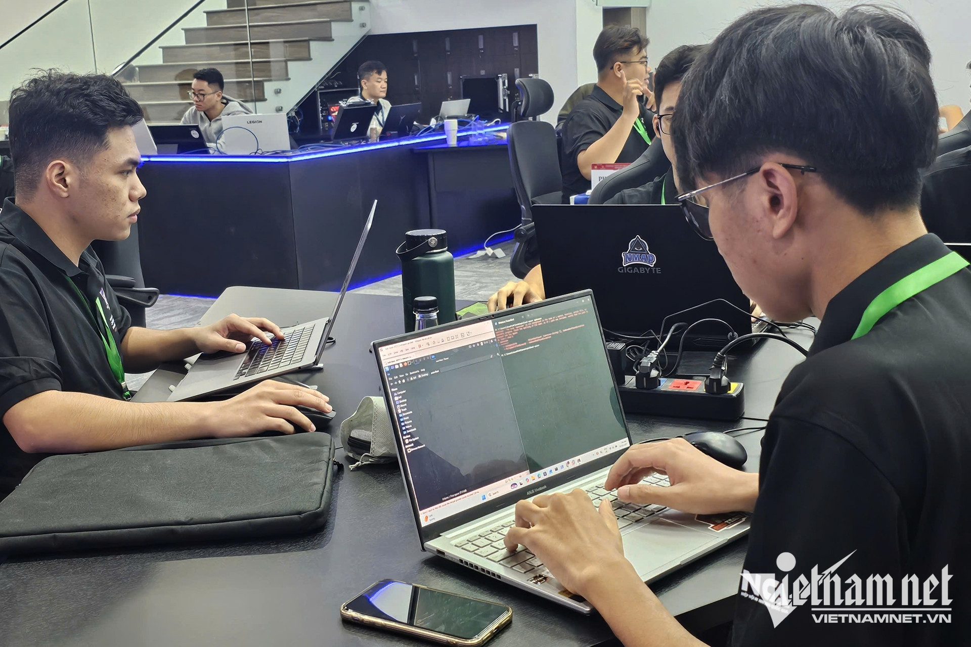 W-thi sinh vien an ninh mang.jpg