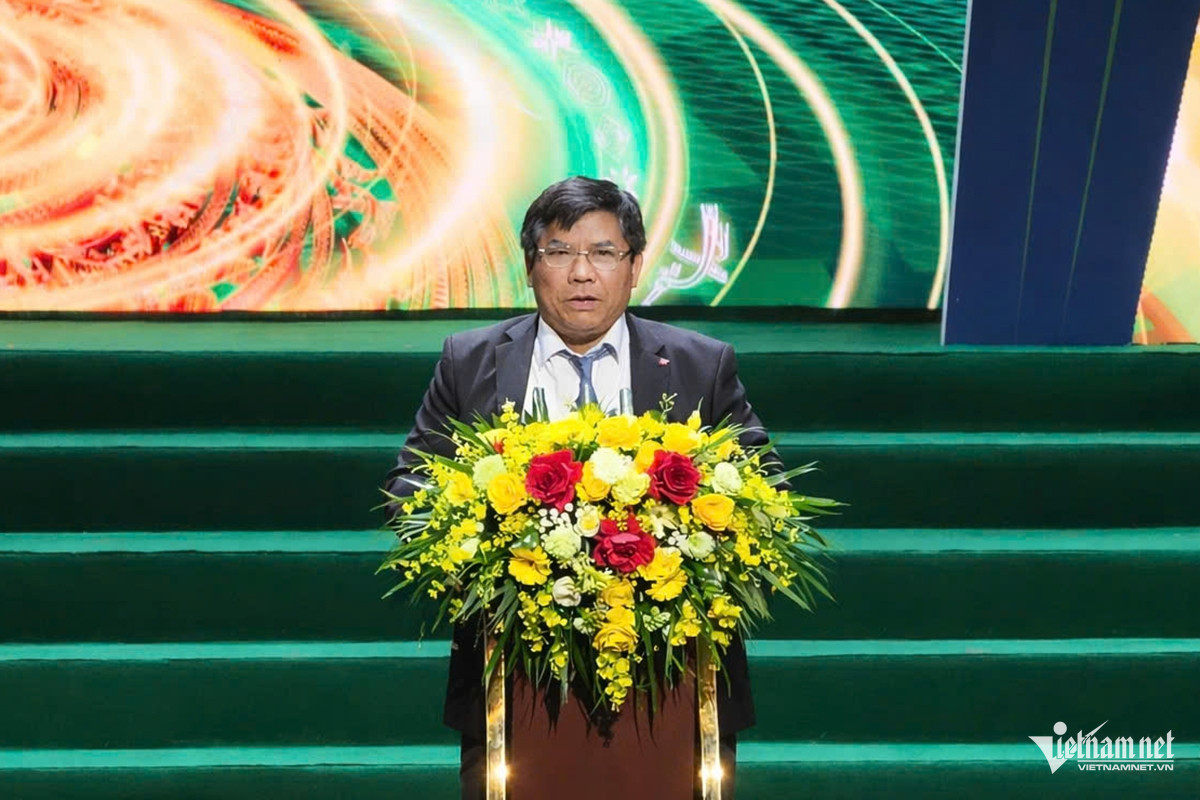 W-thu truong thong.jpg