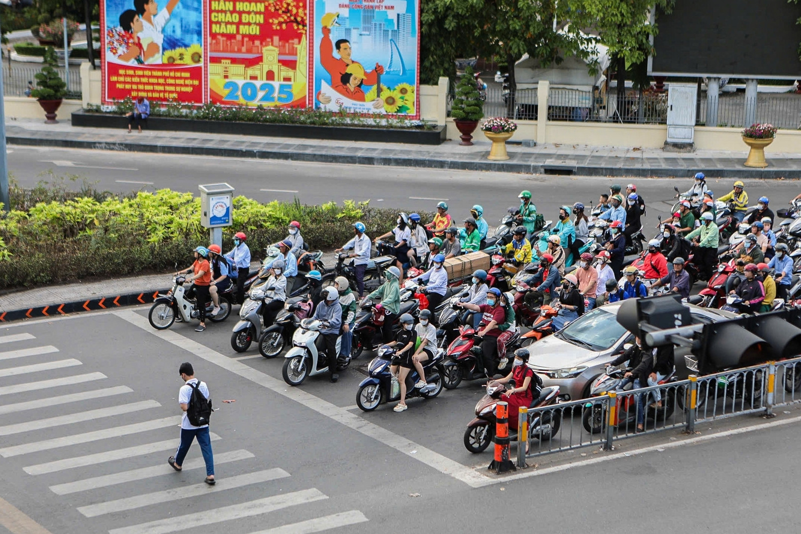 5 chính sách ảnh hưởng 'sát sườn' tài xế, siết lại văn hoá giao thông năm 2025