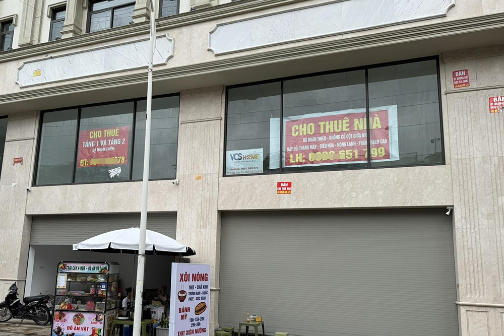 Biệt thự 50 tỷ thành kho, căn hộ hạng sang mỏi mắt tìm khách