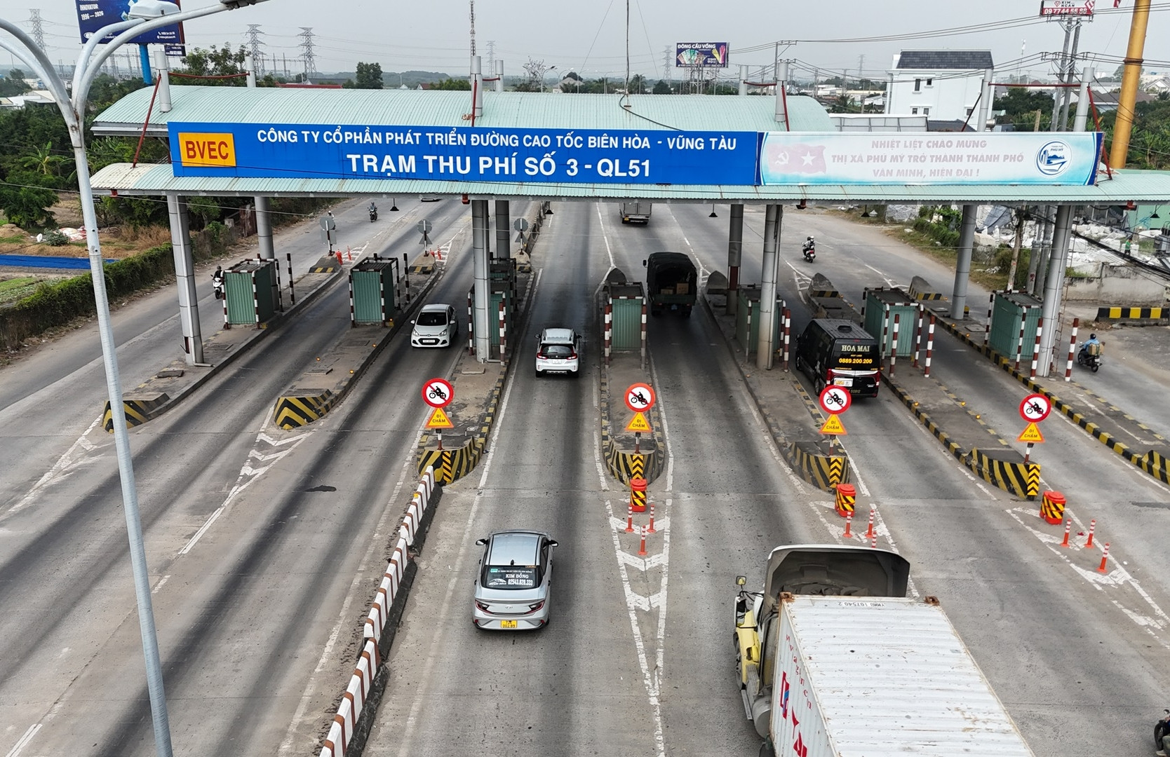 Cận cảnh 3 trạm thu phí 'bất động' nhiều năm trên Quốc lộ 51 bị yêu cầu tháo dỡ