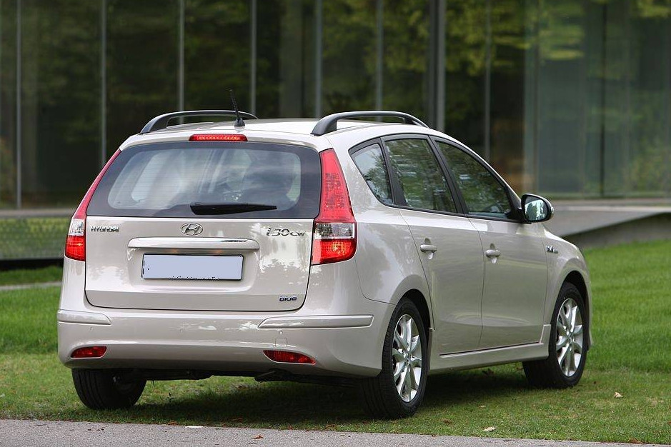 Mua ô tô đi Tết, 'tậu' được xe số tự động nào với khoảng 200 triệu?