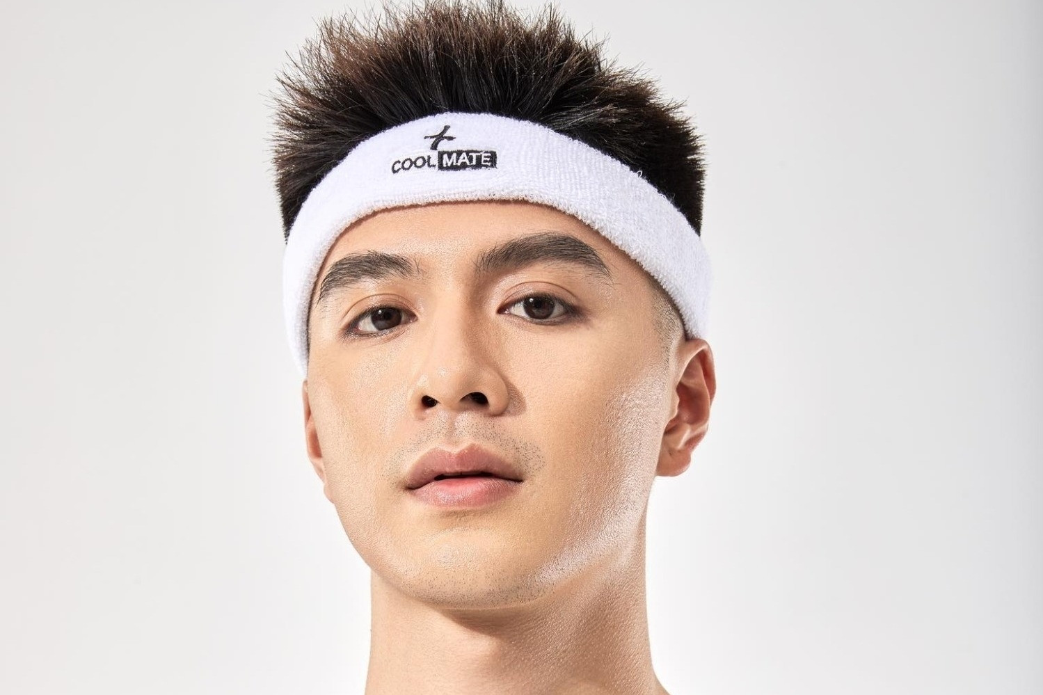 Người mẫu Lý Công Chiều 29 tuổi gãy xương sườn, dập phổi sau vụ lật xe ở Lào Cai