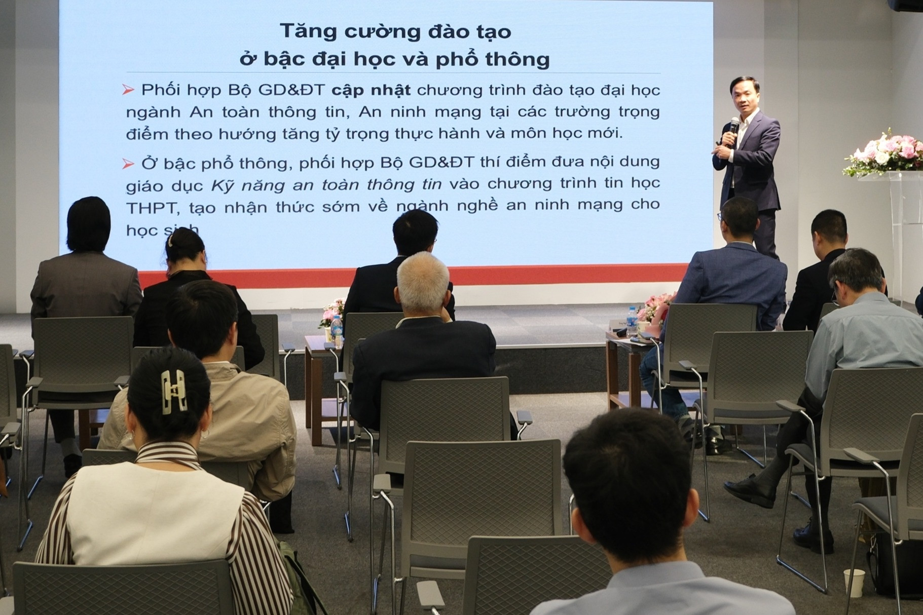 Tạo nhận thức sớm về ngành nghề an ninh mạng cho học sinh phổ thông