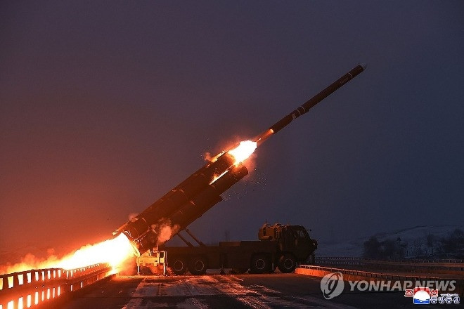 Triều Tiên phóng 2 tên lửa hành trình chiến lược ra biển