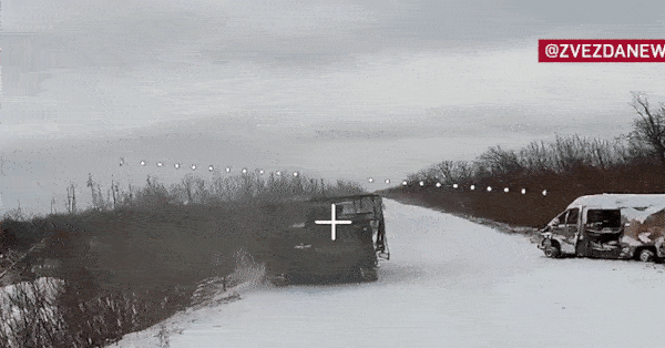 Video UAV cảm tử Nga bắn cháy xe bọc thép M113 của Ukraine ở Kupyansk