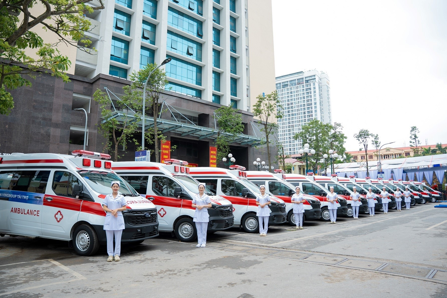 Vingroup tài trợ 85 ‘phòng cấp cứu di động’ cho 6 địa phương trong năm 2025