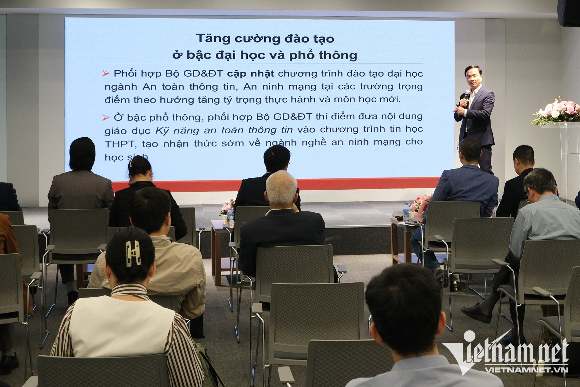 W-dao tao nhan luc ViSecurity.JPG.jpg