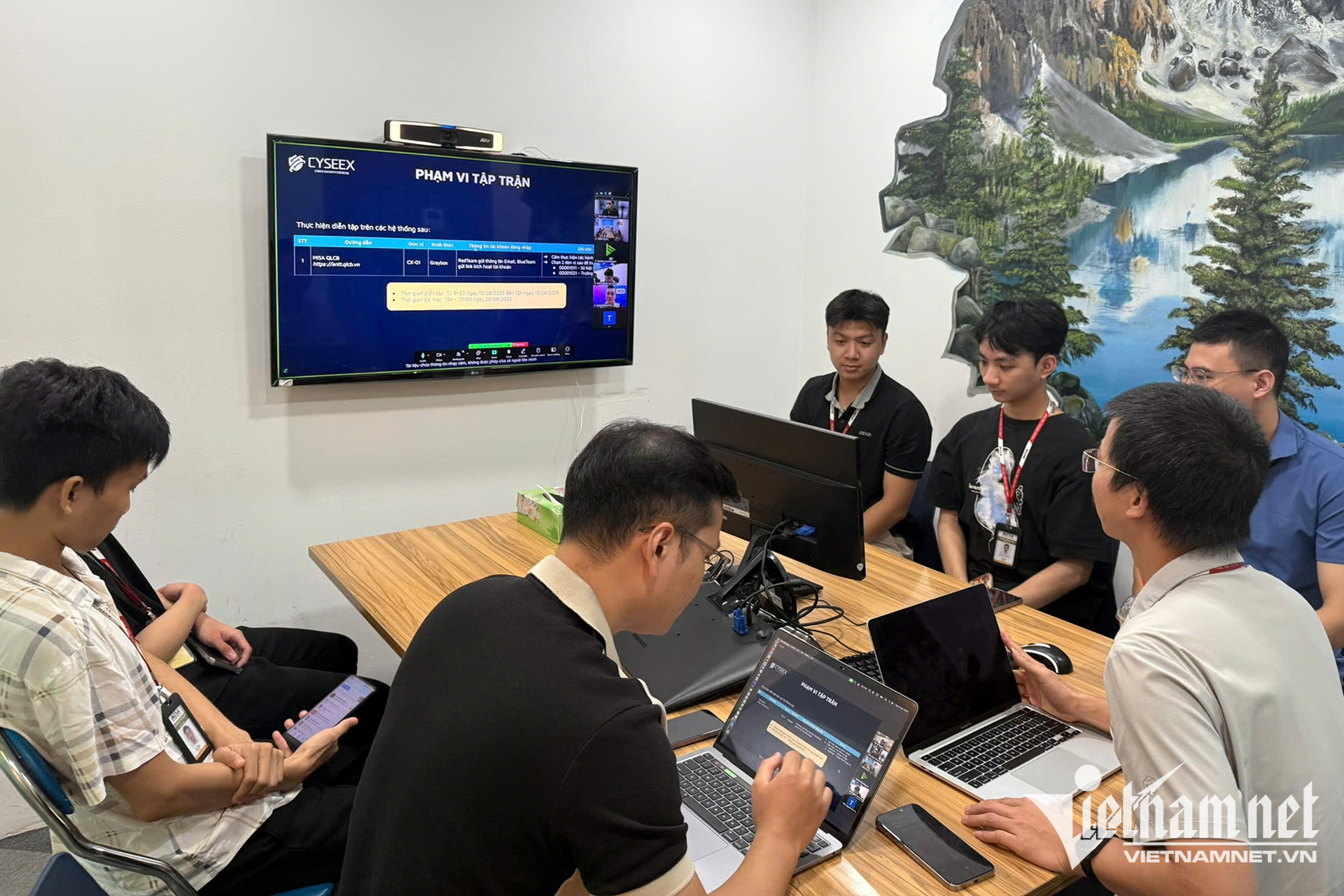 W-dien tap thuc chien an ninh mang.jpg