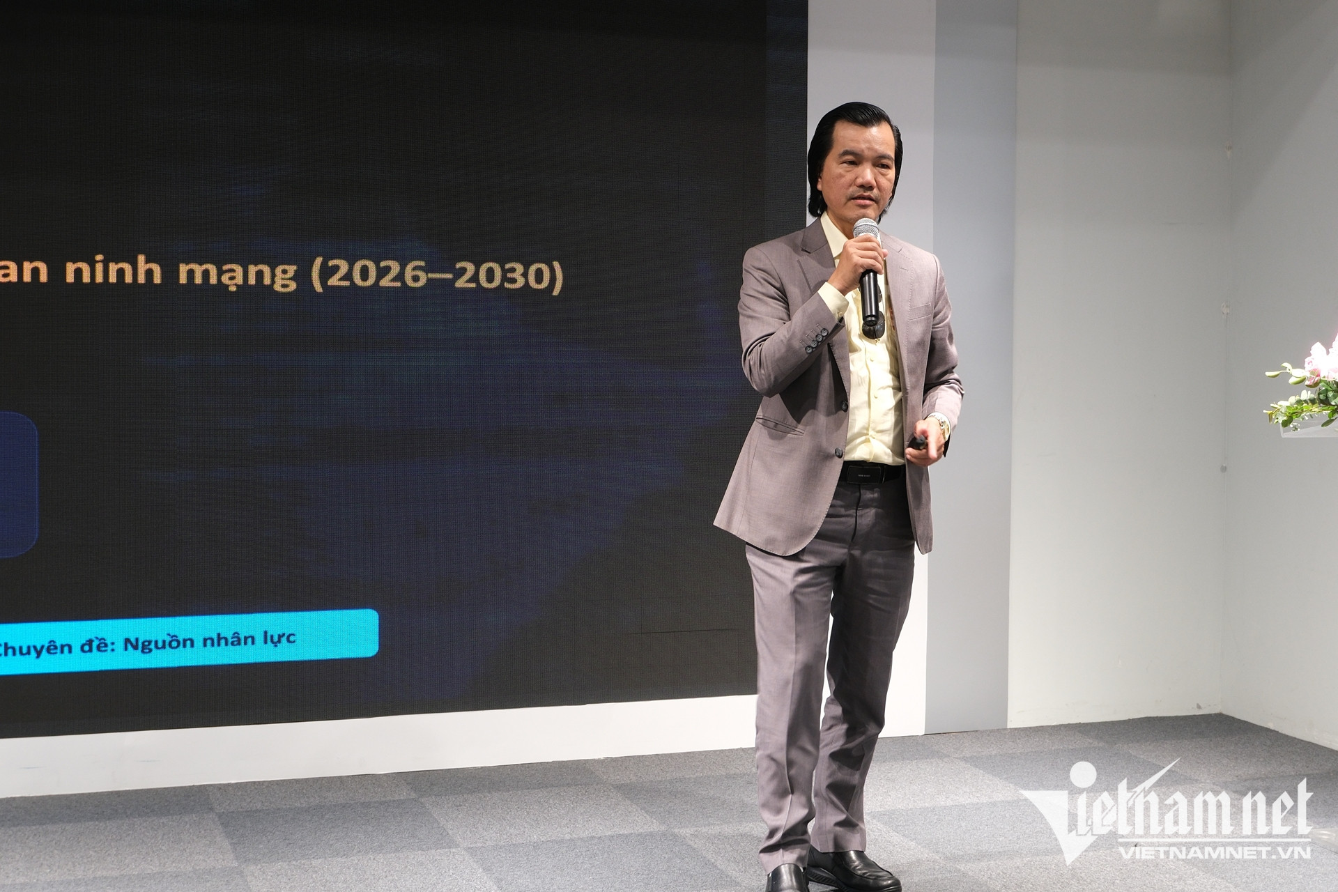 W-hop tac quoc te mang luoi ViSecurity 2.JPG.jpg