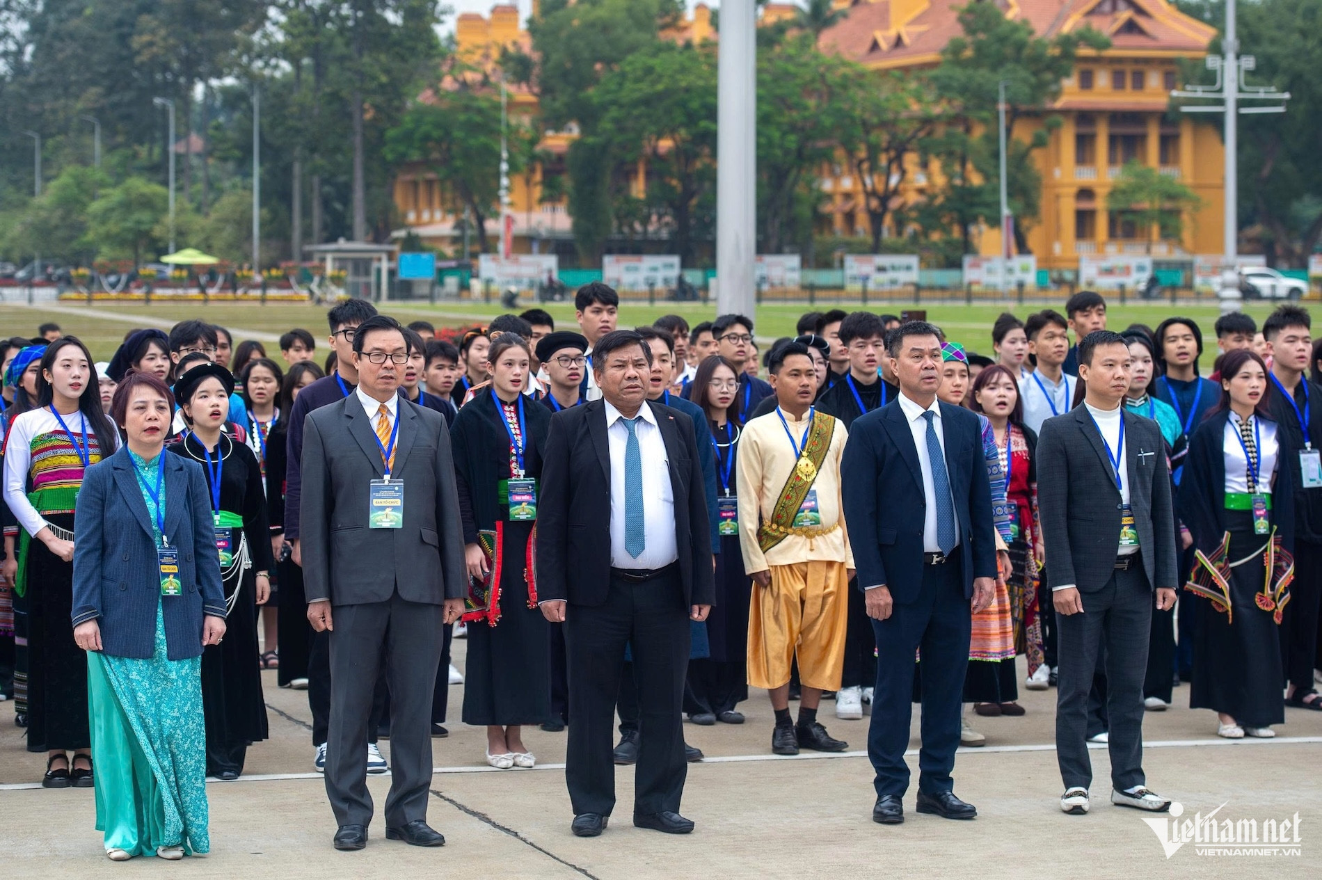 Box https://static-images.vnncdn.net/vps_images_publish/000001/000003/2025/12/29/w-z7370088692056-7472413ec09085abb1ae9209b5cb476a-724-276.jpg