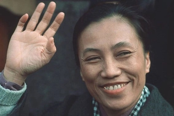 Ai là người phụ nữ đầu tiên giữ chức Phó Chủ tịch nước và Bộ trưởng hai bộ lớn?