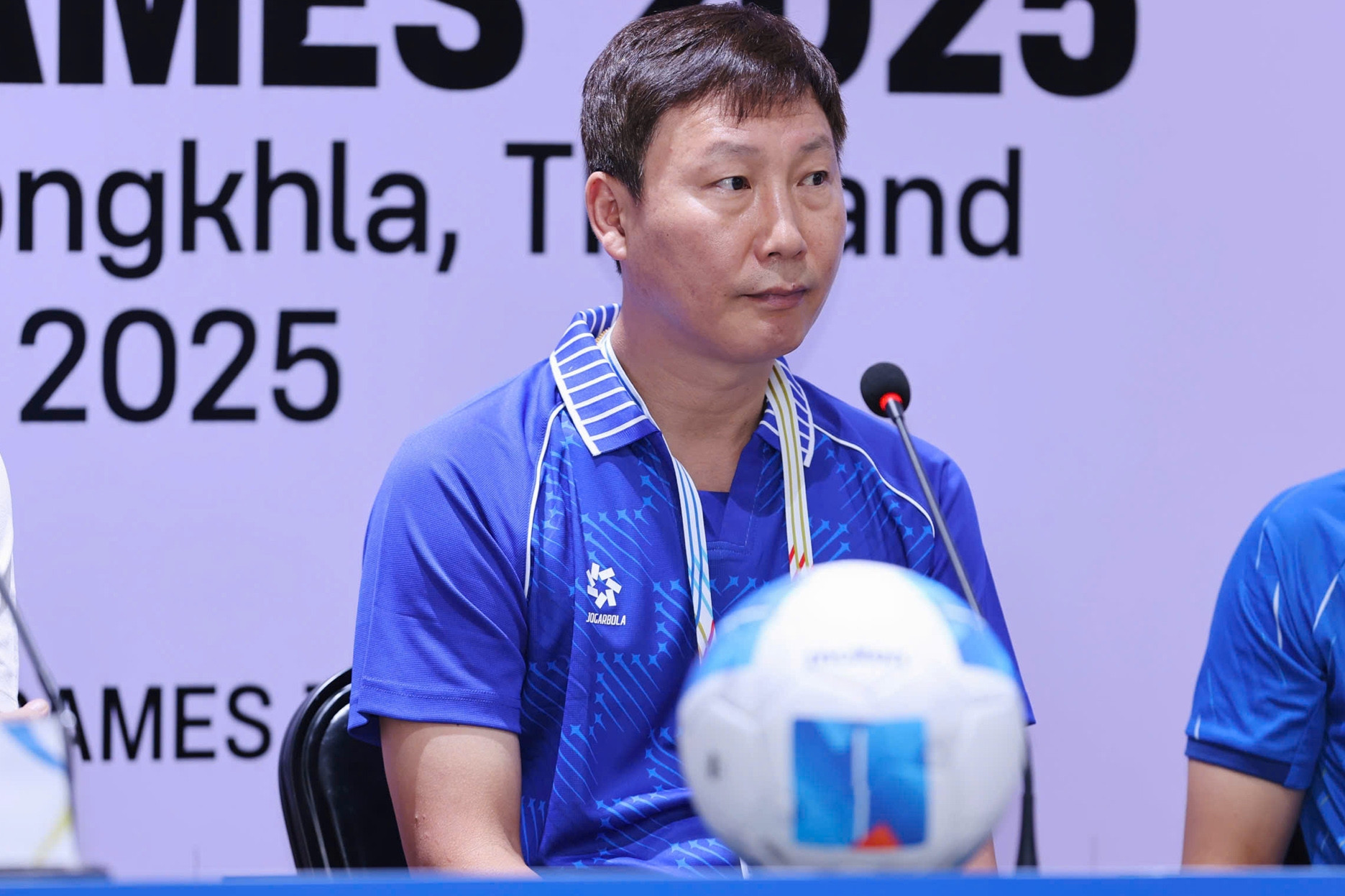 HLV Kim Sang Sik: U22 Việt Nam lo lắng trước U22 Lào