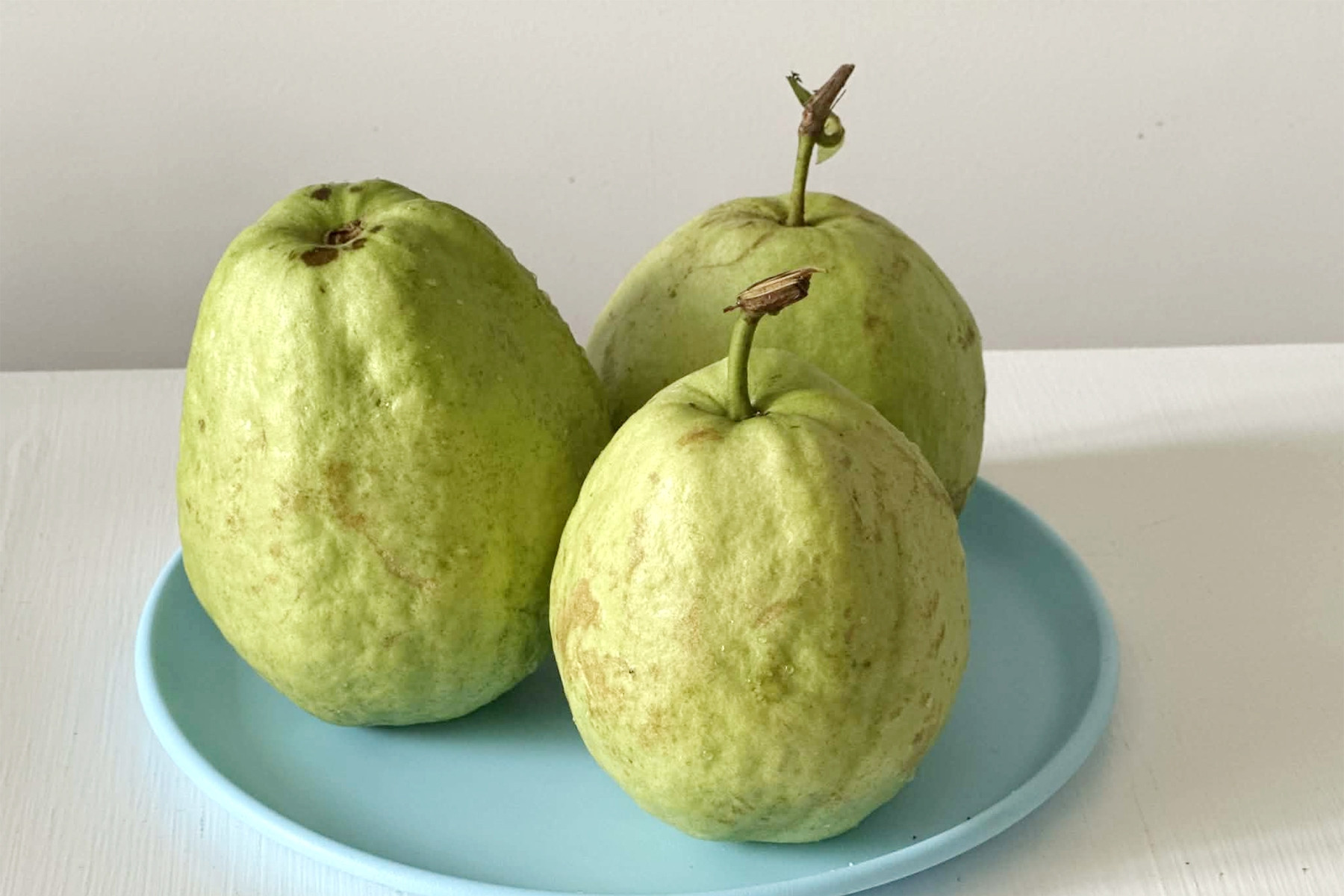 Lý do bạn nên ăn ổi mỗi ngày