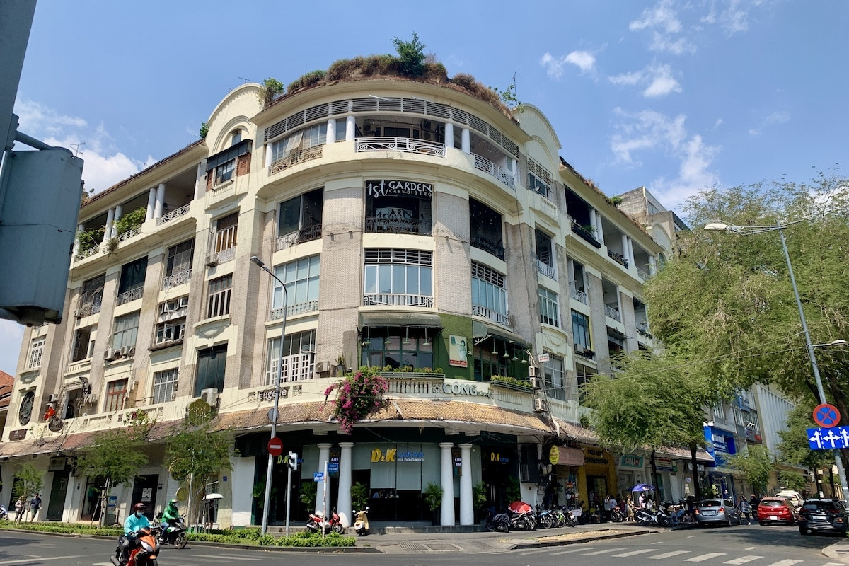 Chung cư cũ, xuống cấp ở TPHCM vẫn giá 450 triệu đồng/m2