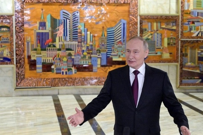 Ông Putin khẳng định nền kinh tế Nga vẫn vững mạnh trước sức ép từ bên ngoài