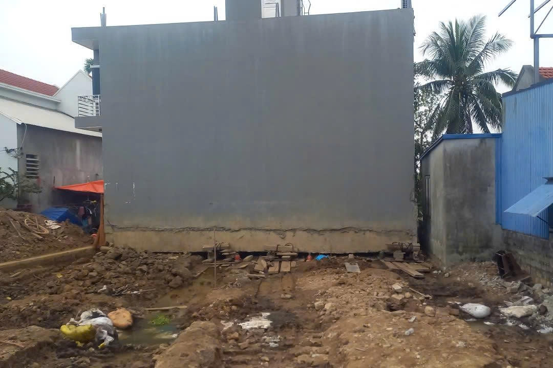 'Thần đèn' chuyển ngôi nhà xây nhầm ở Hải Phòng, bất ngờ phát hiện ngôi mộ