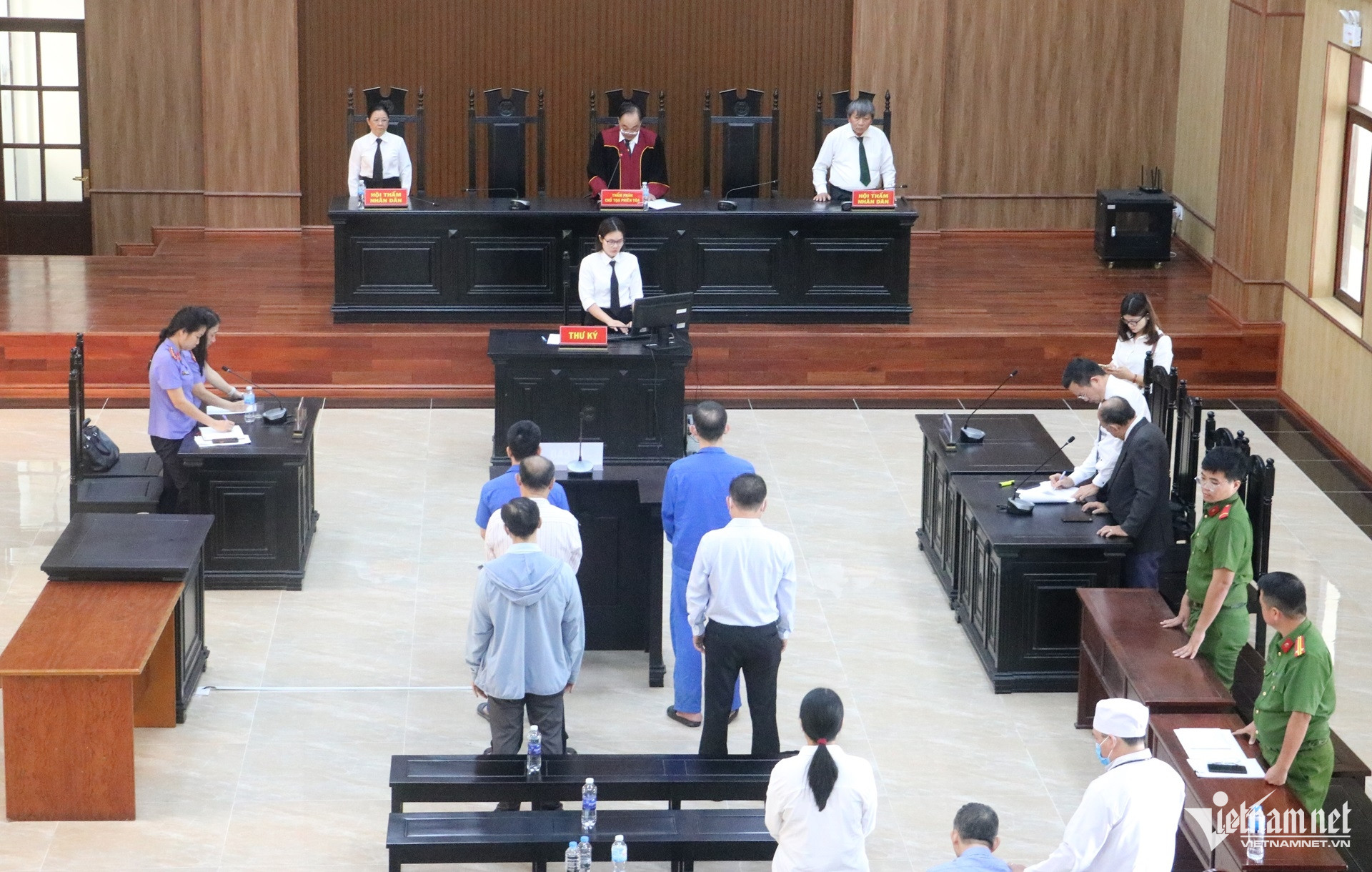 W-Cựu Giám đốc Sở Y tế Bà Rịa Vũng Tàu cũ bị tuyên phạt 5 năm tù.JPG.jpg