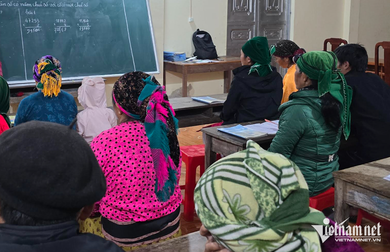 W-xoá mù chữ.png