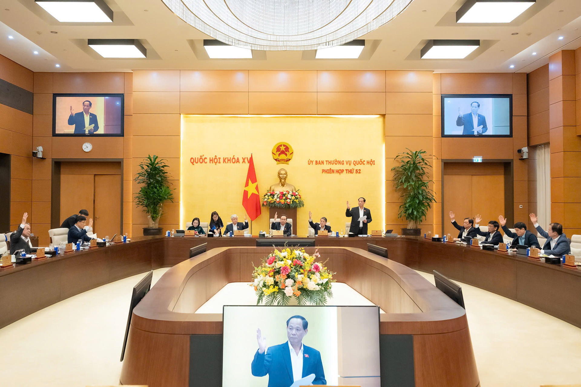 Bổ sung thẩm quyền cho công an xã trong kiểm tra môi trường, an toàn thực phẩm