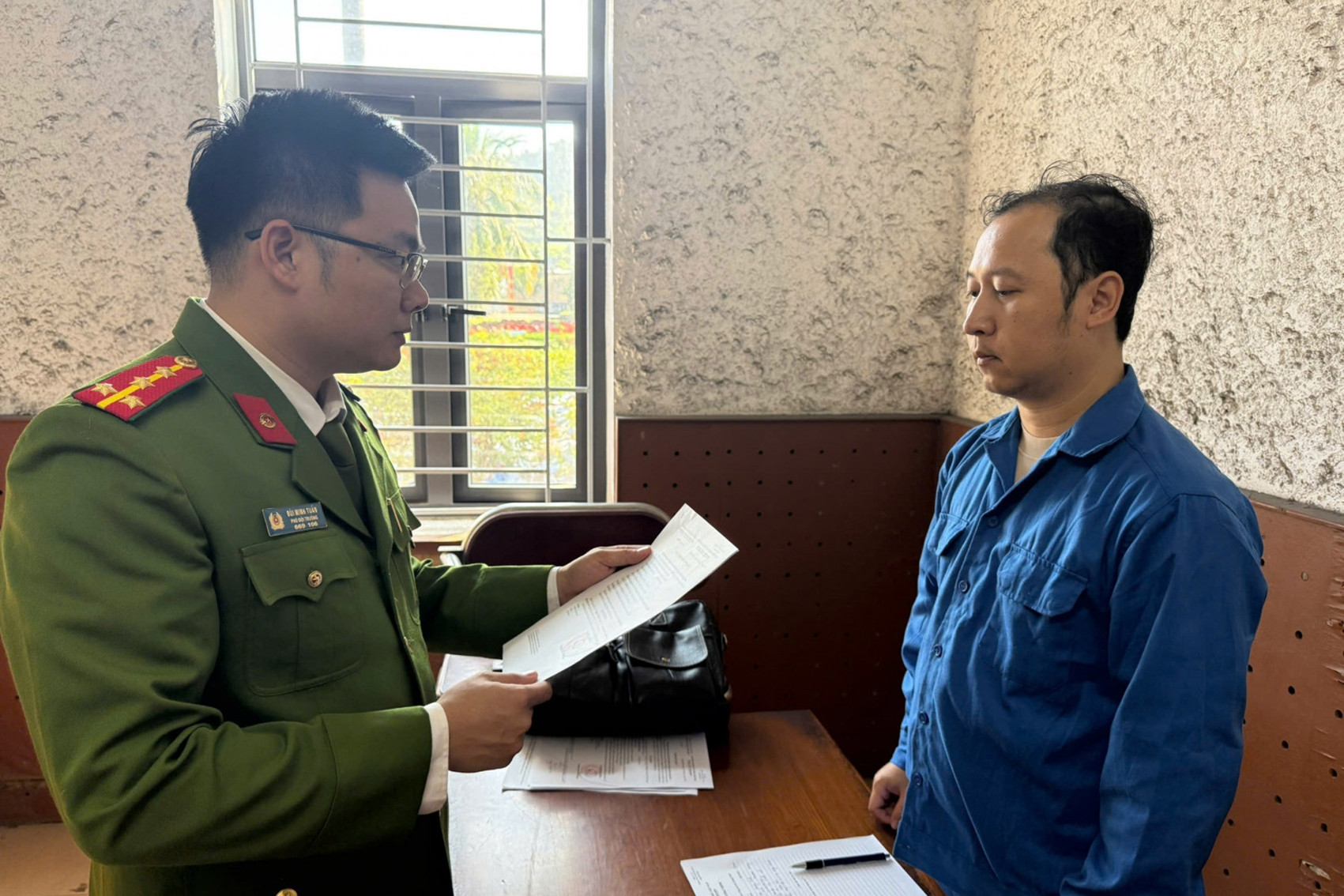 Khởi tố cựu cán bộ phường chiếm đoạt 800 triệu của 1 người dân Quảng Ninh