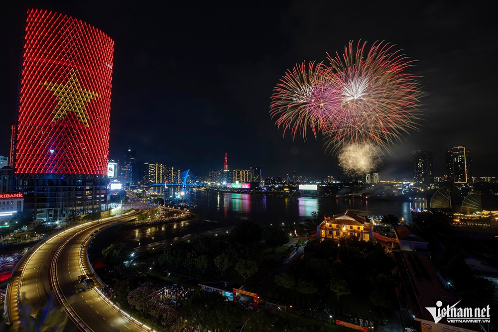 Chi tiết cấm đường phục vụ bắn pháo hoa chào năm mới 2026 tại TPHCM