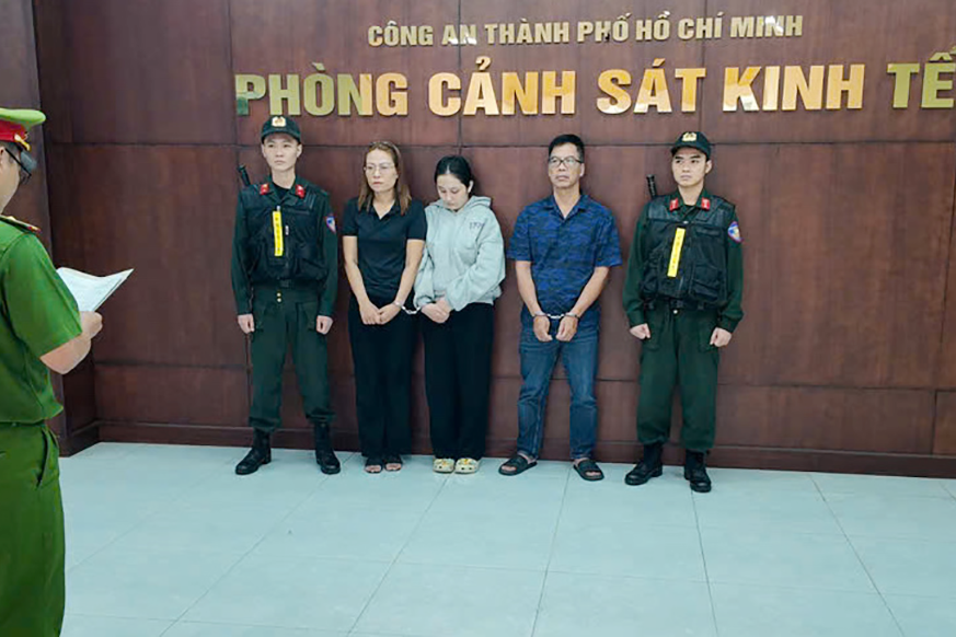 'Mánh khóe' của giám đốc 54 tuổi cầm đầu đường dây buôn lậu 45 tỷ đồng