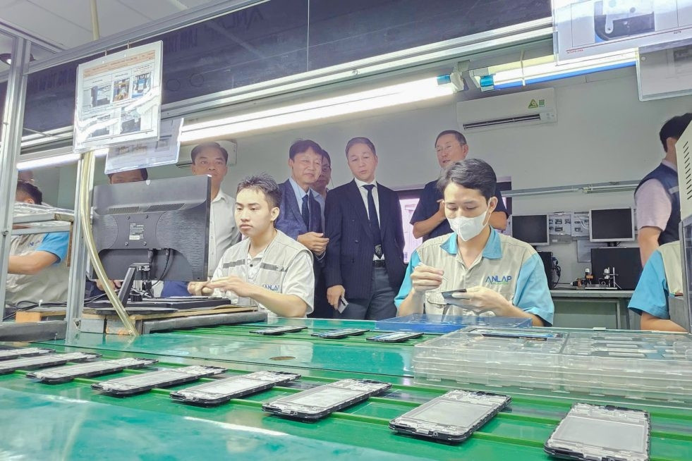 Samsung đồng hành cùng 82 doanh nghiệp Việt Nam xây dựng nhà máy thông minh