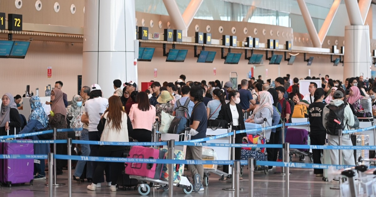 san bay tan son nhat.jpg