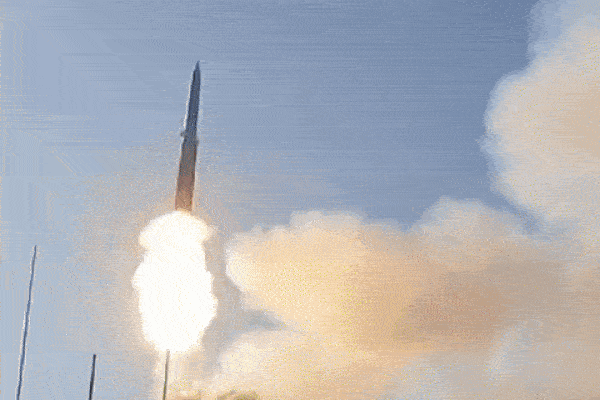  Trung Quốc lần đầu phóng tên lửa siêu vượt âm YJ-20 từ tàu khu trục Type 055 