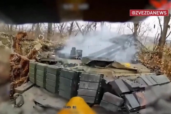 Video UAV cảm tử Nga bắn cháy xe tăng Leopard 1A5 của Ukraine ở Donetsk