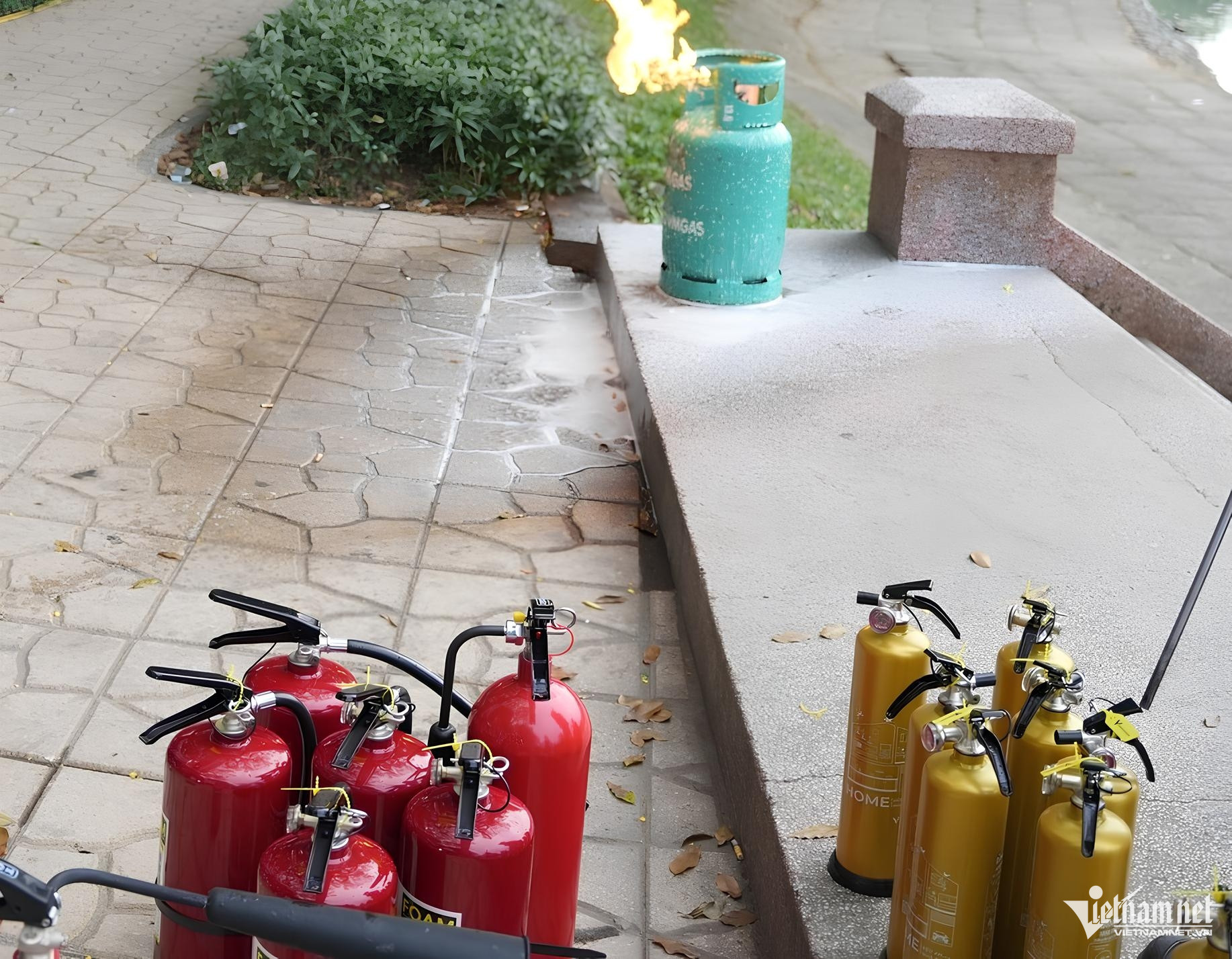 W-binh chua chay.jpg