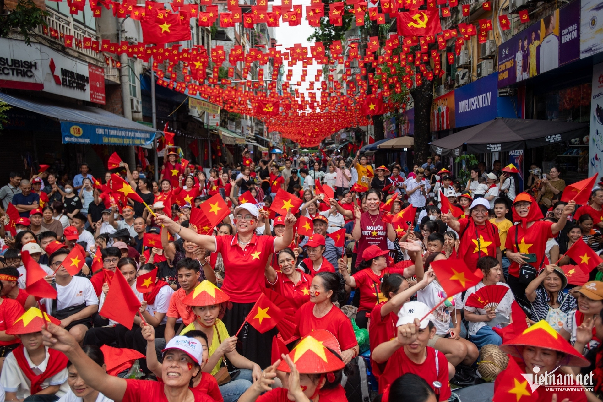 'Phát triển để ổn định'