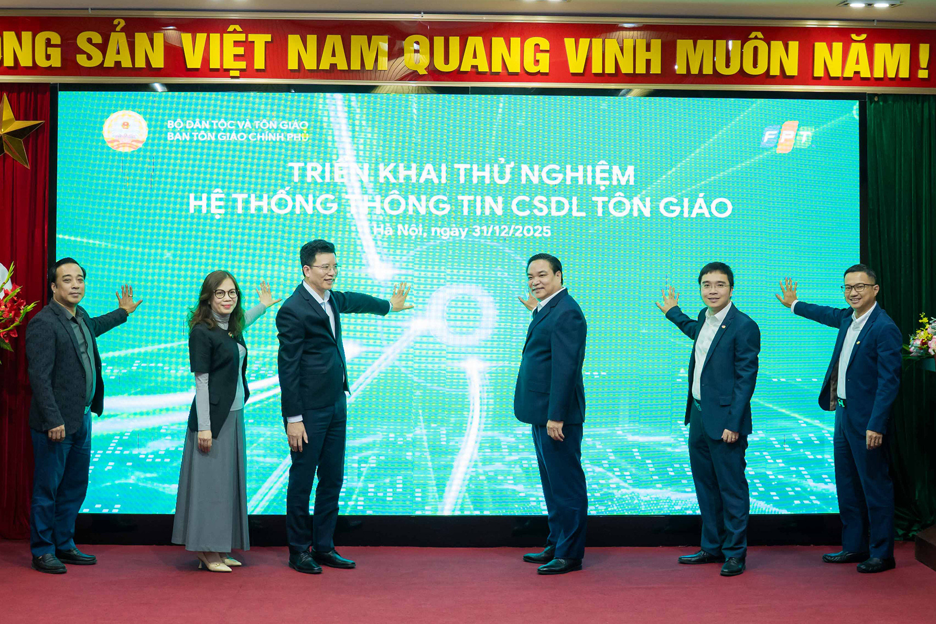 Ảnh 1 Bộ Dân tộc & Tôn giáo công bố triển khai thử nghiệm Hệ thống thông tin CSDL Tôn giáo với sự đồng hành của FPT.jpg
