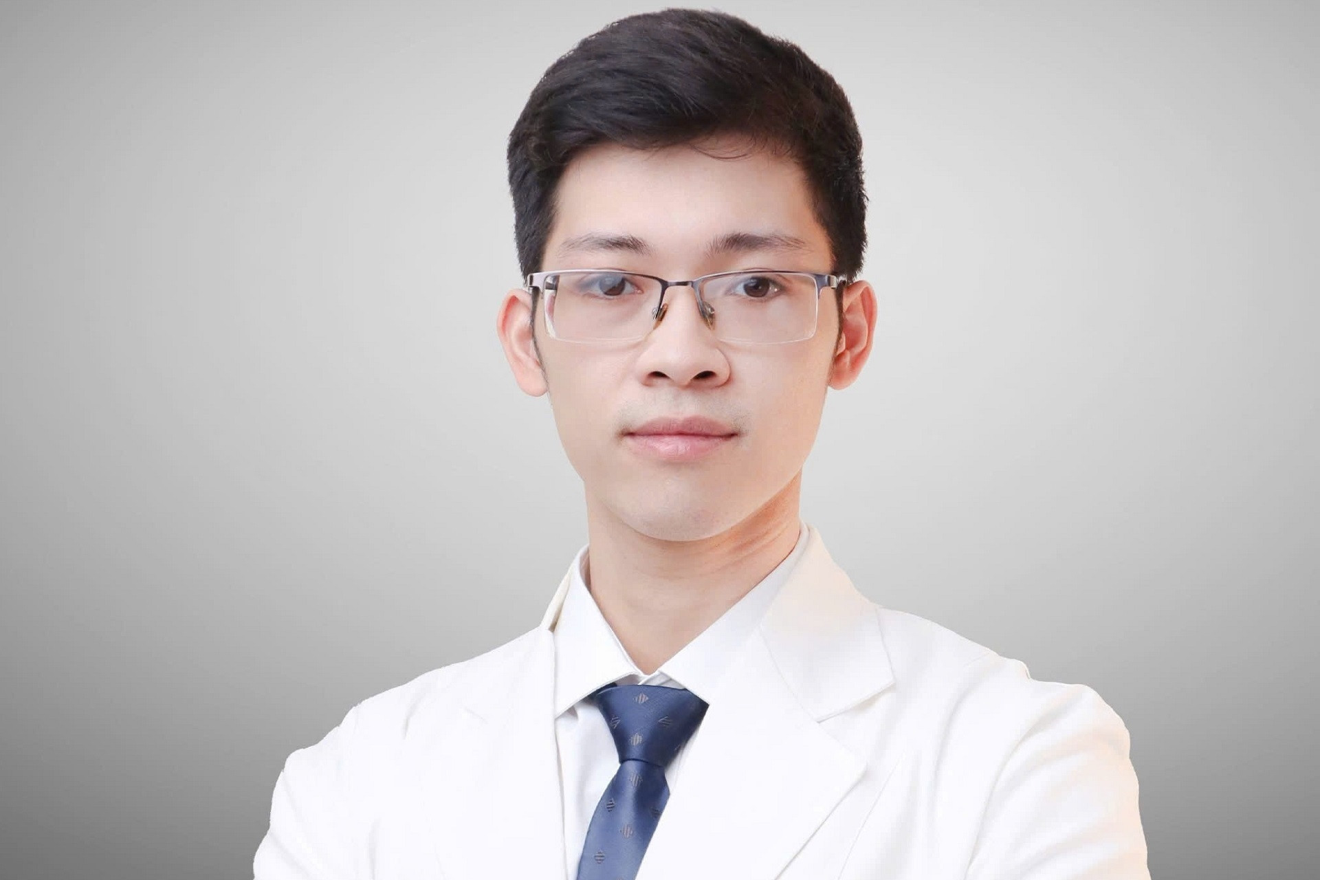 Bác sĩ sản khoa tư vấn chăm sóc sức khoẻ để chuẩn bị có thai