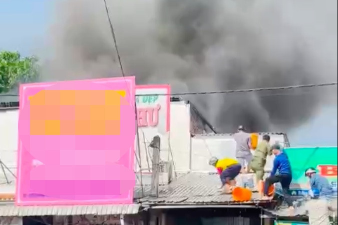 Cháy tiệm vàng ở Cần Thơ