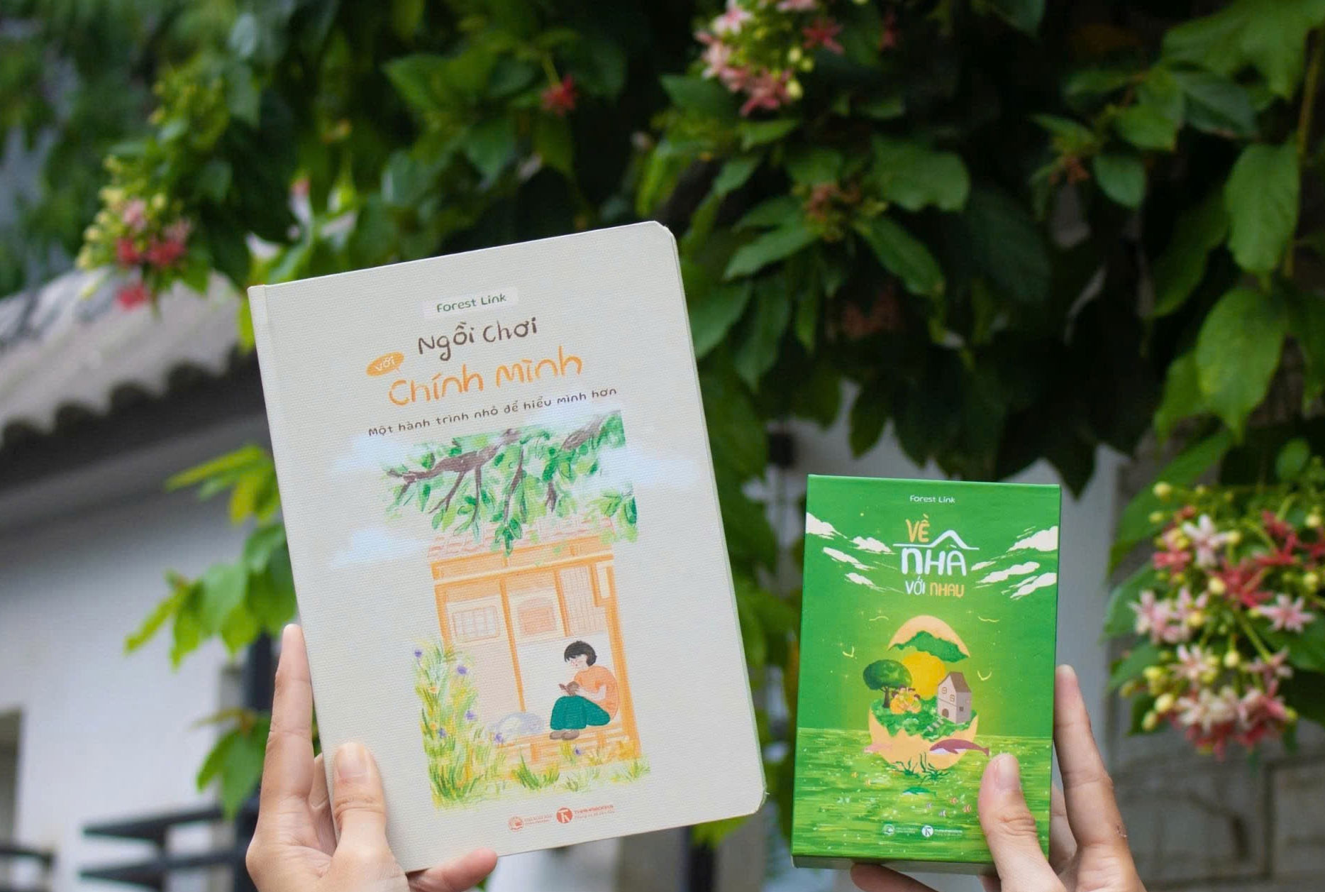 Hai ấn phẩm nuôi dưỡng đời sống tinh thần gia đình hiện đại