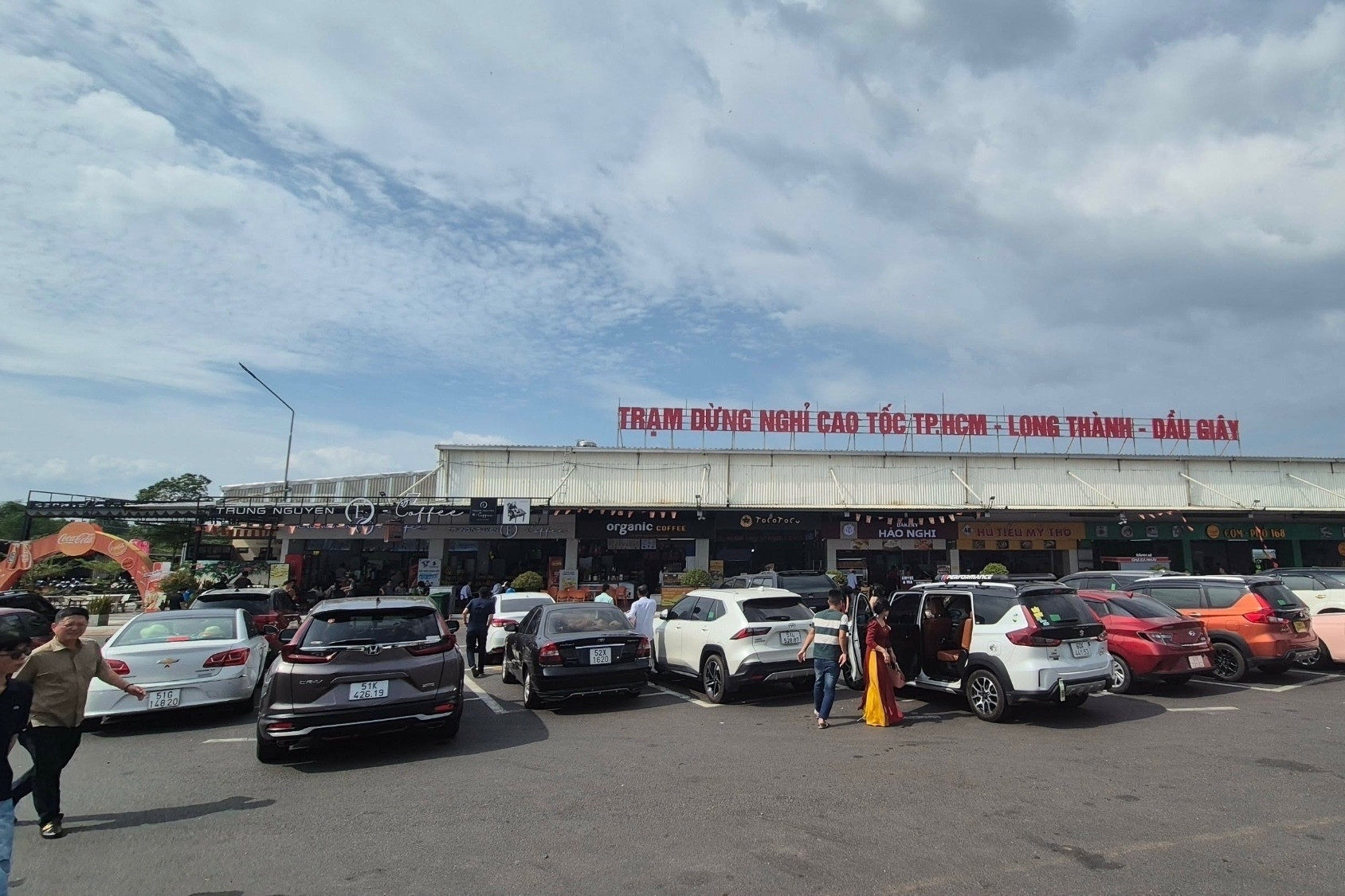 Những trạm dừng nghỉ nào trên cao tốc Bắc – Nam phục vụ Tết 2026?