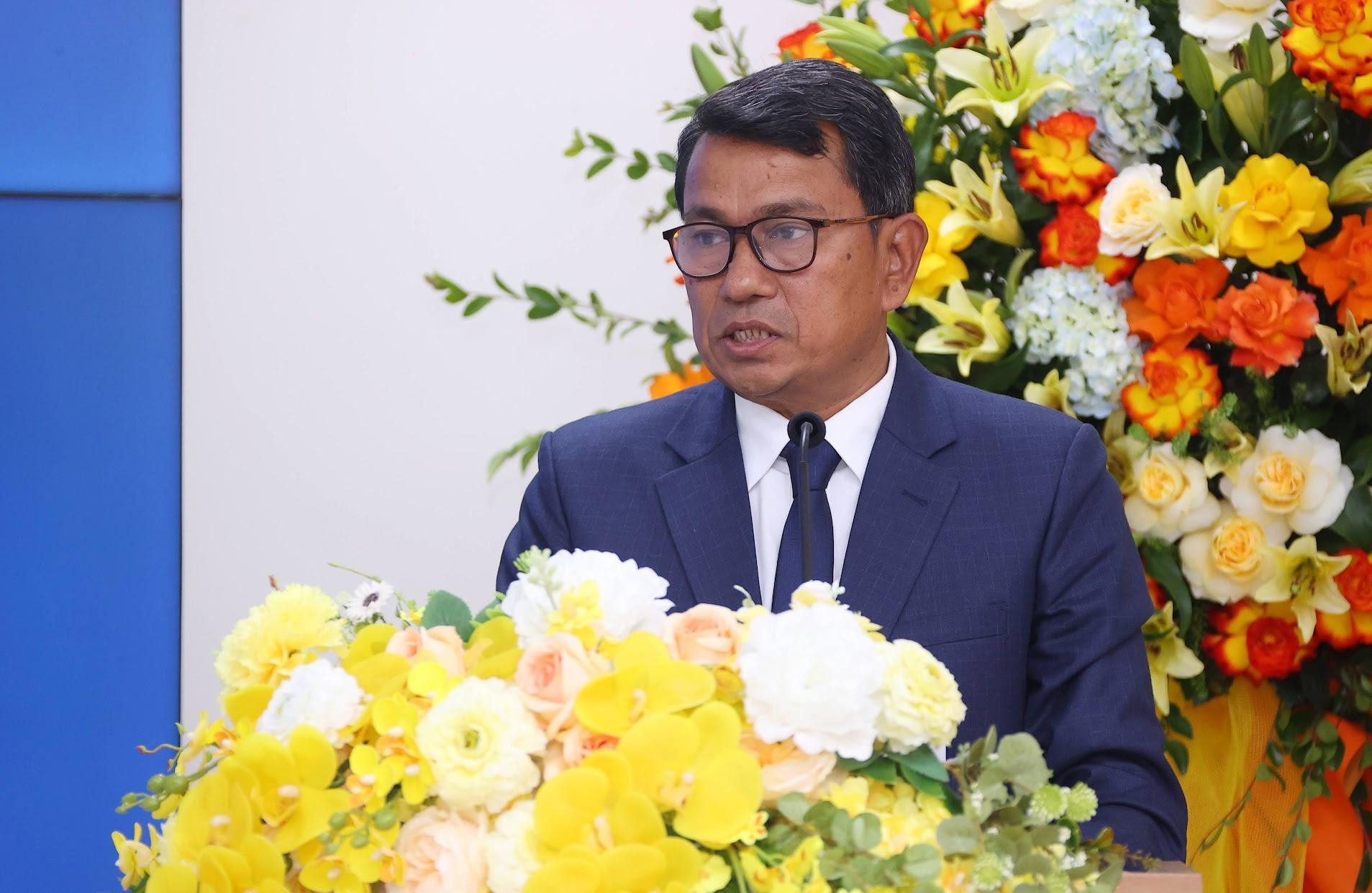 Ông Rabbindra, Tổng thư ký Ủy ban Hòa bình và đoàn kết Nepal phát biểu tại Lễ Kỷ niệm.