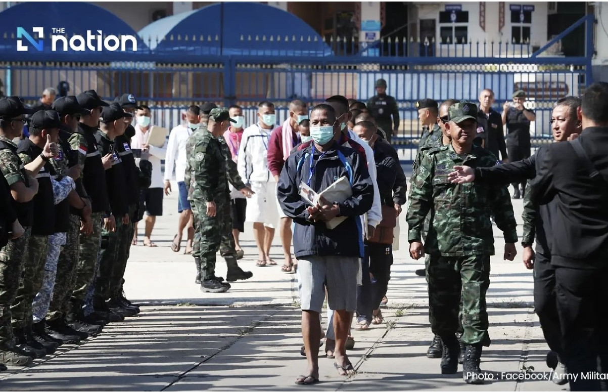 Sau 72h ngừng bắn, Thái Lan trao trả 18 binh sĩ cho Campuchia