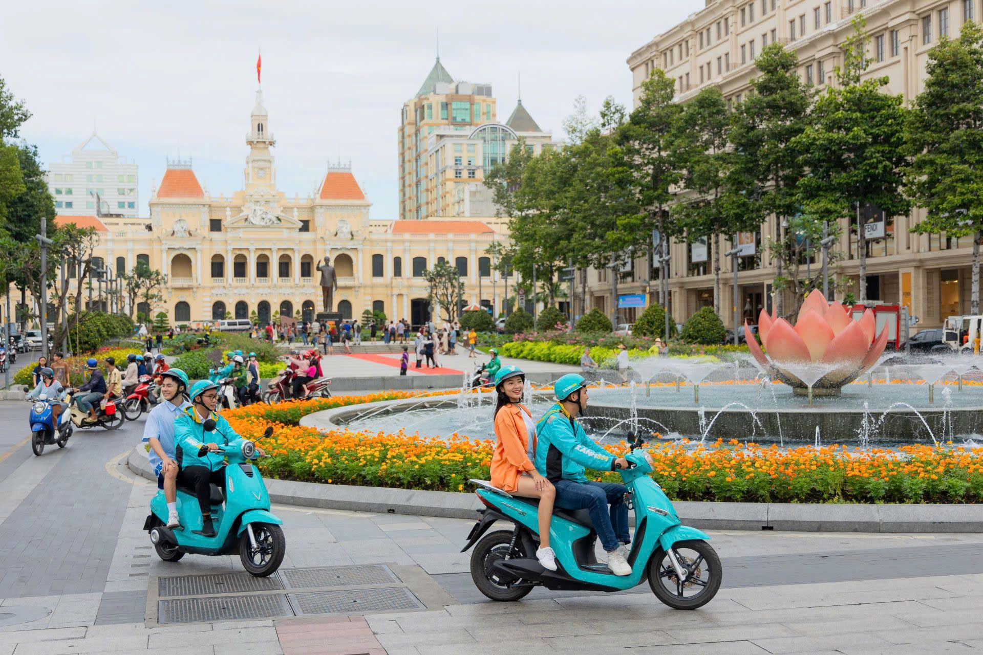 TP.HCM: Tài xế xe ôm mua xe máy điện VinFast trả góp, lãi suất 0%