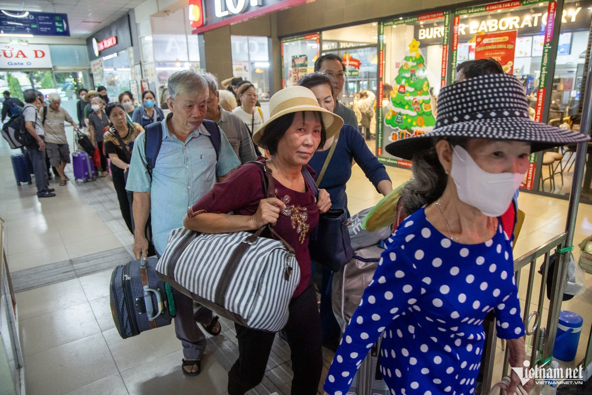 W-bến xe TPHCM   Tuấn Hùng 12.jpg