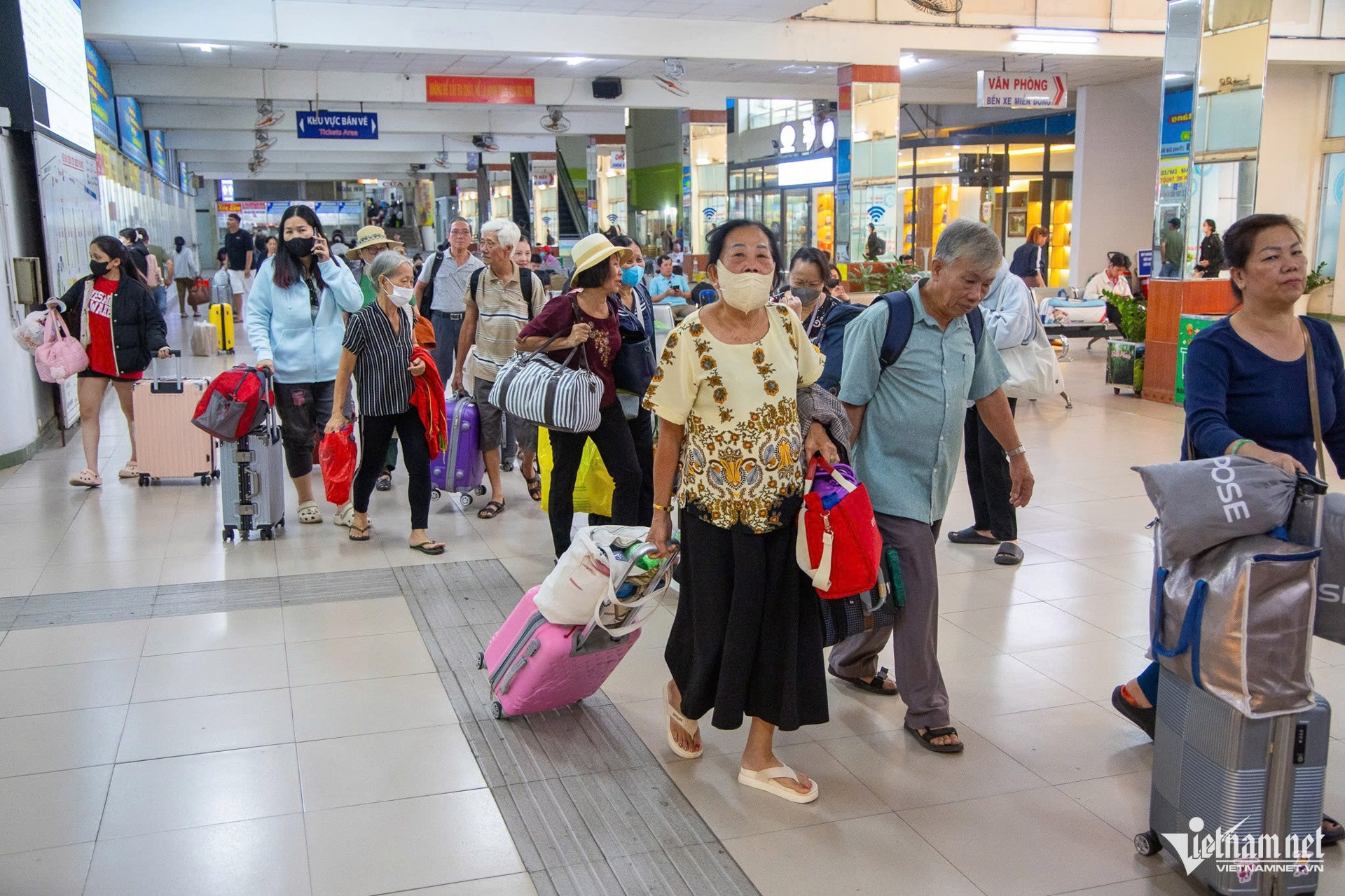 W-bến xe TPHCM   Tuấn Hùng 15.jpg